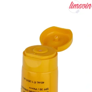 کرم ضد آفتاب بدون رنگ لافارر مدل SPF30 مناسب پوست‌های خشک و معمولی حجم 40 میلی‌لیتر