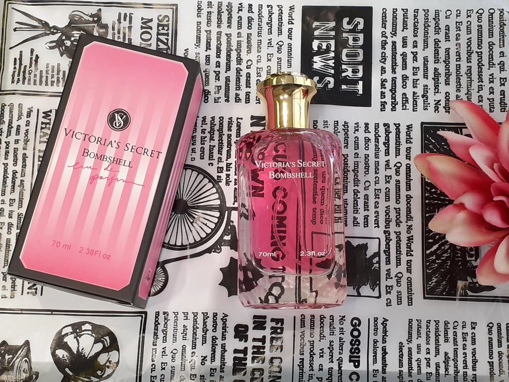 ادو پرفیوم زنانه زوا مدل ویکتوریا سکرت بامب شل با رایحه خنک حجم 70 میلی لیتر